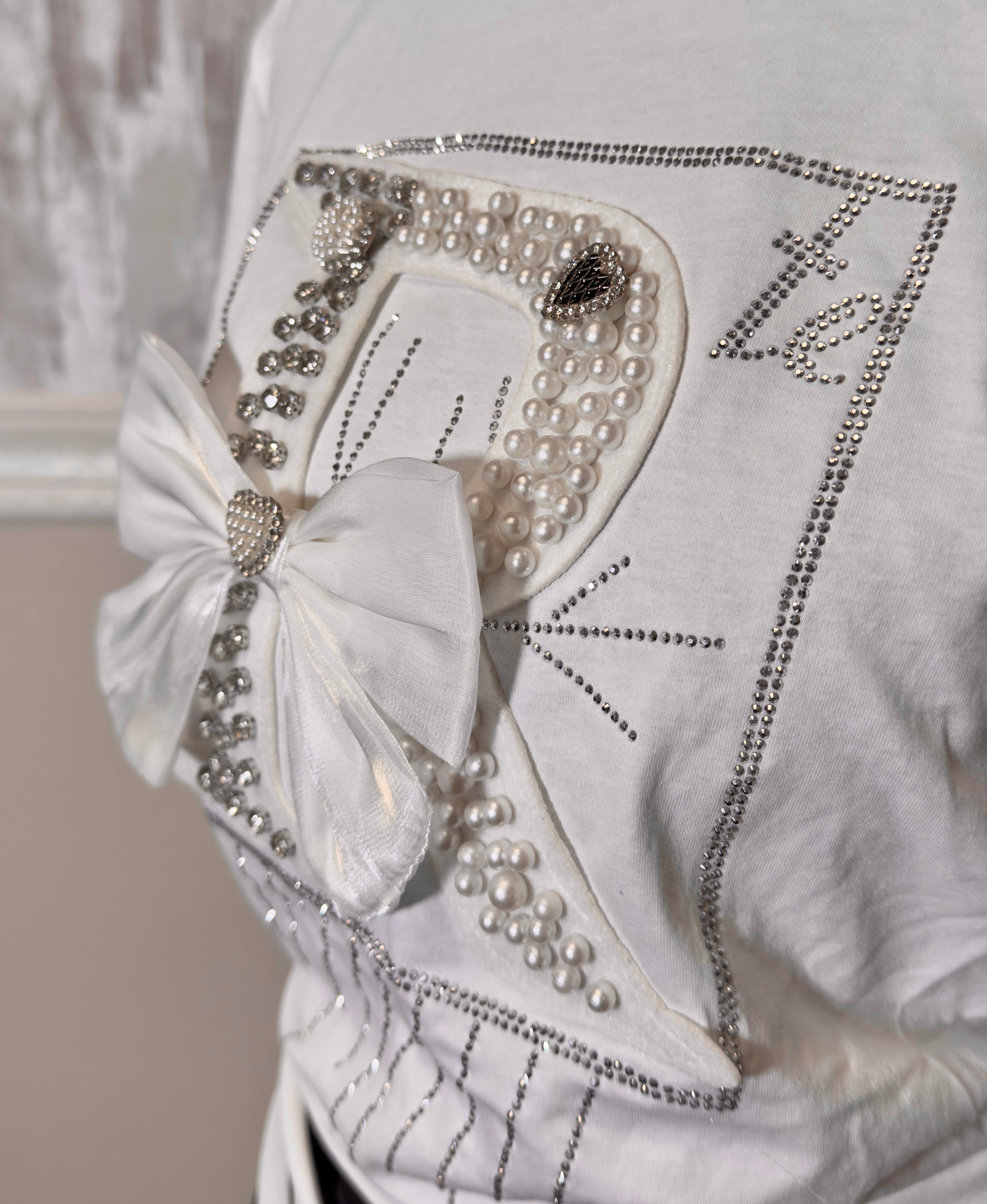 Elegant bow T-shirt